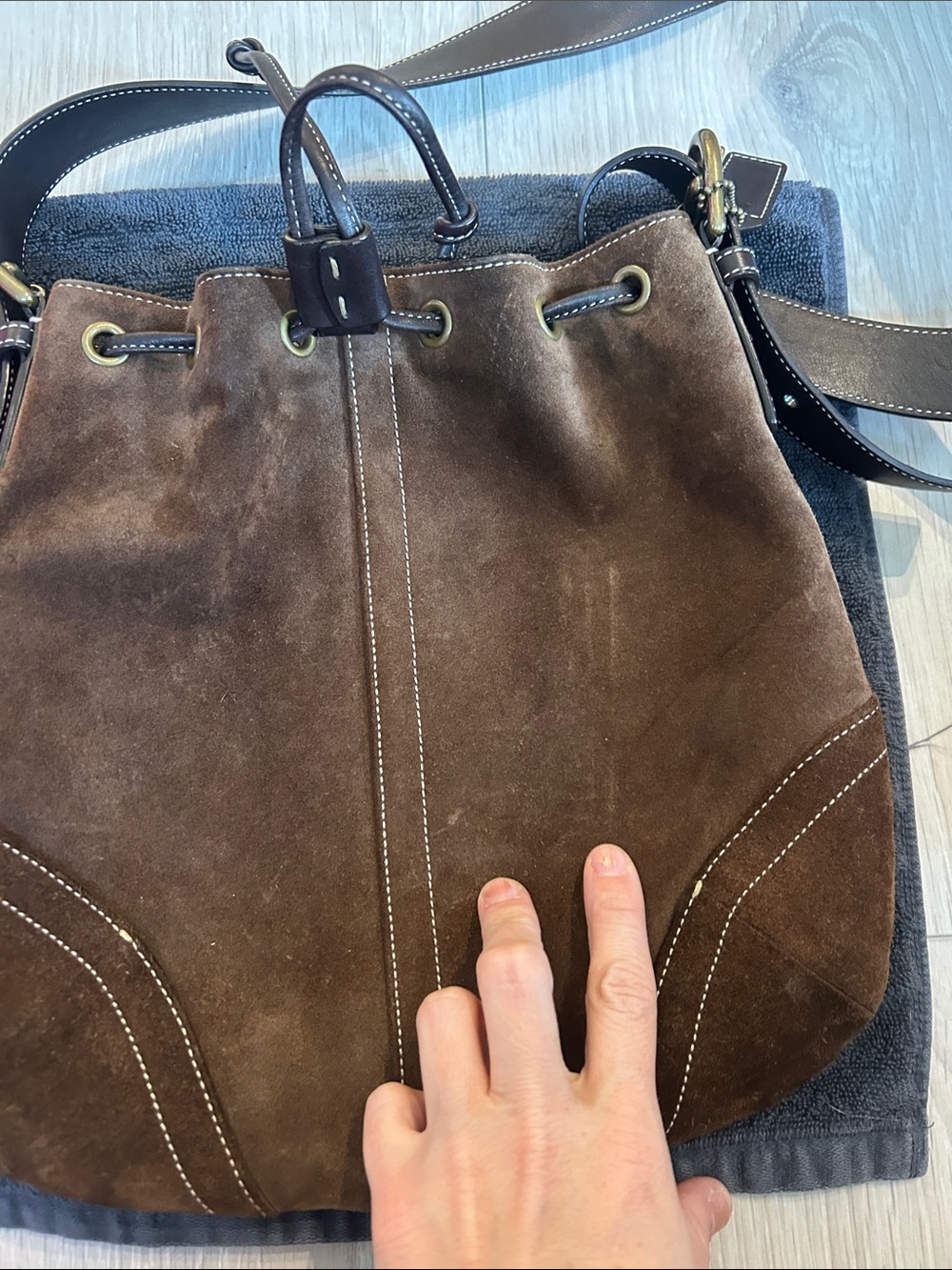 Coach Suede bucket bag - Picture 8 of 11